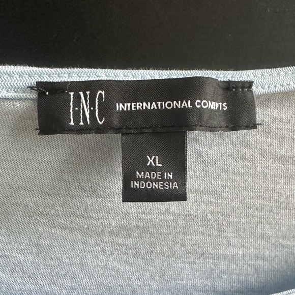 Women’s XL Shirt Bundle - Picture 7 of 13